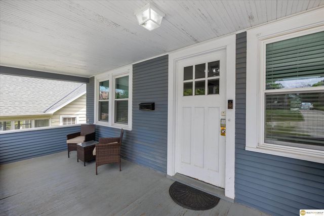 907 S 41st Street, Omaha, NE 68105