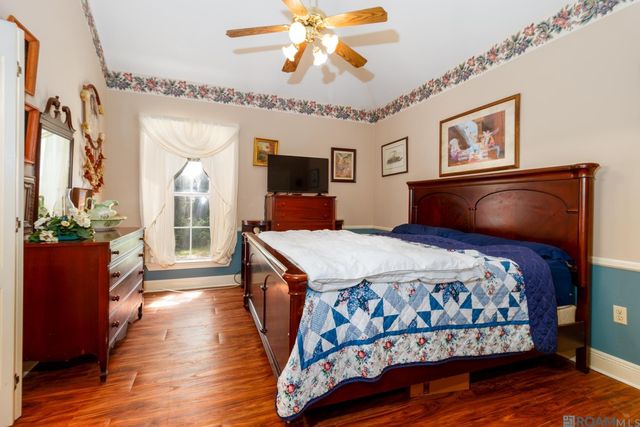 11918 Spring Meadow Dr, Baton Rouge, LA 70818