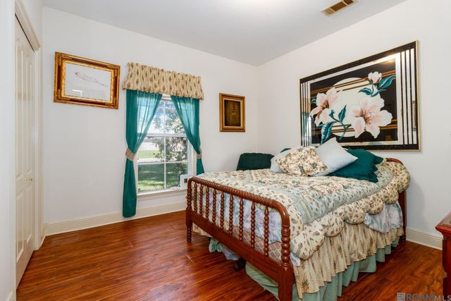 11918 Spring Meadow Dr, Baton Rouge, LA 70818