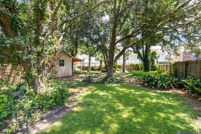 11918 Spring Meadow Dr, Baton Rouge, LA 70818