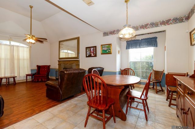 11918 Spring Meadow Dr, Baton Rouge, LA 70818
