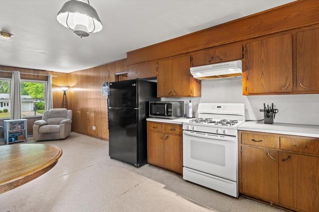418 S Braun AVENUE, Jefferson, WI 53549