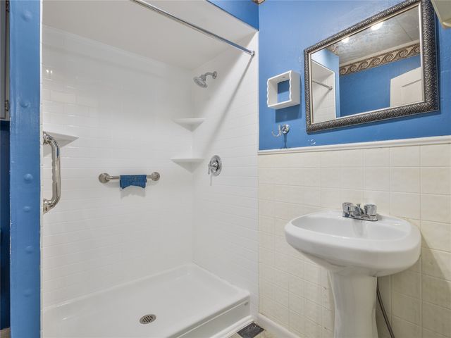 1114 W Congress Street, Denton, TX 76201