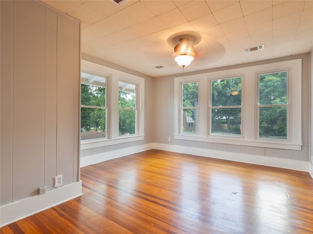 1114 W Congress Street, Denton, TX 76201