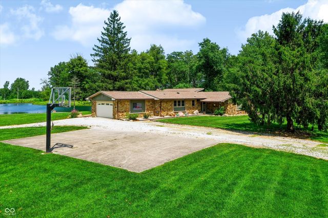 9002 N State Road 9 Road, Morristown, IN 46161