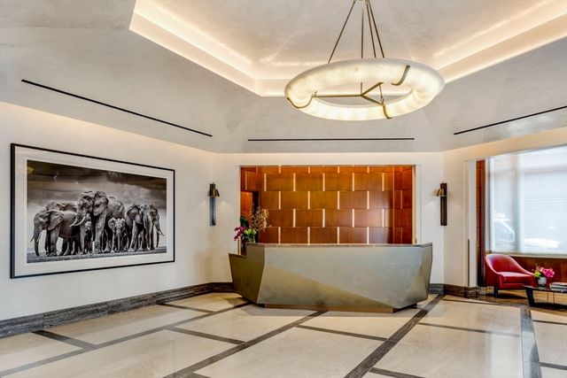 100 Lovejoy Wharf 14D, Boston, MA 02114