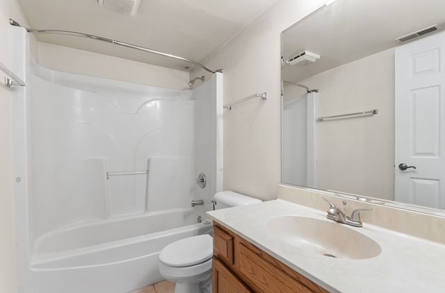 18302 Robin Lane D1, Homewood, IL 60430