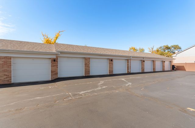 18302 Robin Lane D1, Homewood, IL 60430