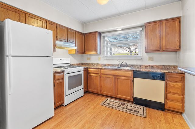 18302 Robin Lane D1, Homewood, IL 60430