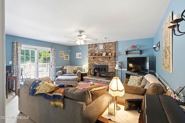 4 Scarlet Oak Court, Jackson, NJ 08527
