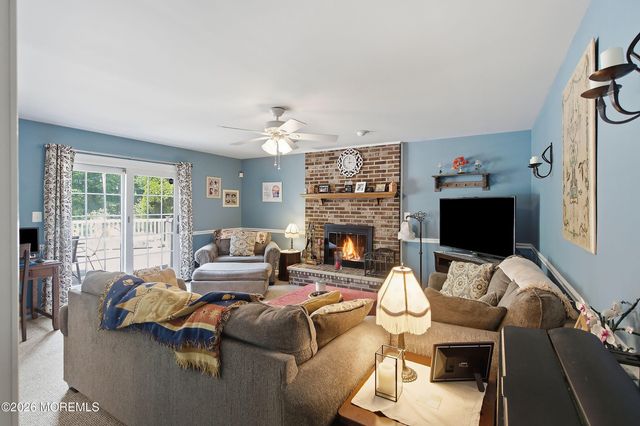 4 Scarlet Oak Court, Jackson, NJ 08527