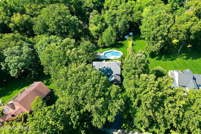 4 Scarlet Oak Court, Jackson, NJ 08527