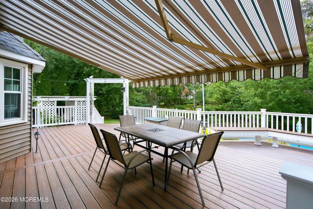 4 Scarlet Oak Court, Jackson, NJ 08527