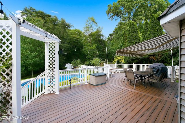 4 Scarlet Oak Court, Jackson, NJ 08527