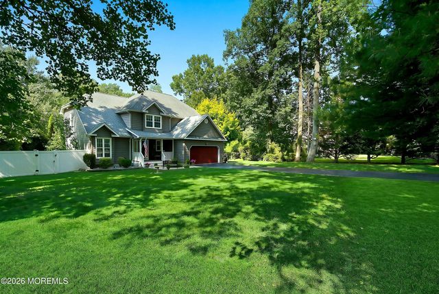 4 Scarlet Oak Court, Jackson, NJ 08527