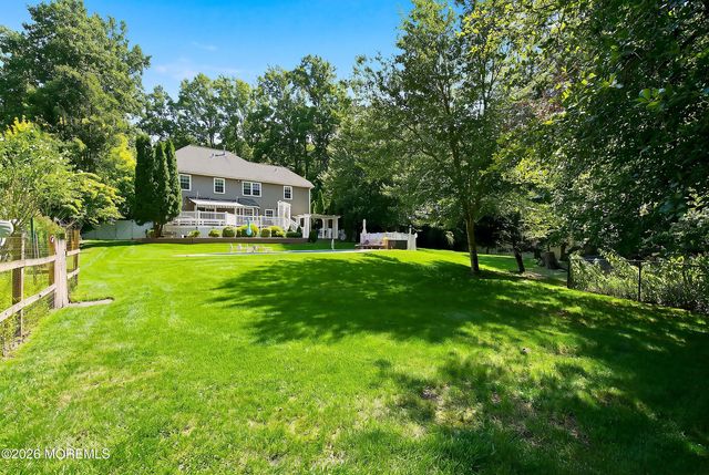 4 Scarlet Oak Court, Jackson, NJ 08527