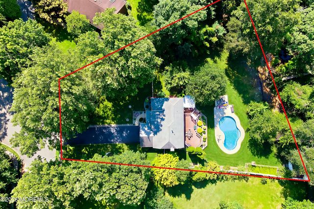 4 Scarlet Oak Court, Jackson, NJ 08527