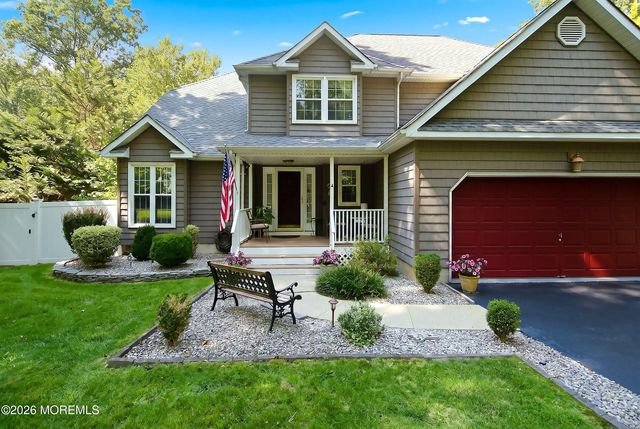 4 Scarlet Oak Court, Jackson, NJ 08527