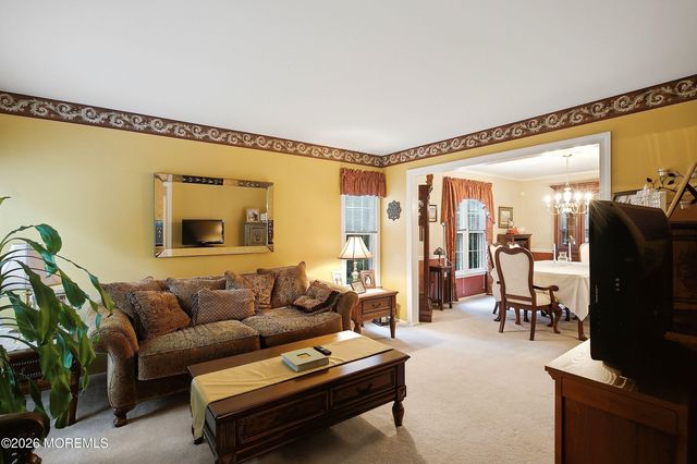 4 Scarlet Oak Court, Jackson, NJ 08527