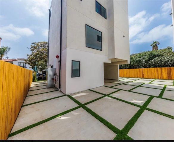 1065 S Corning Street A, Los Angeles, CA 90035