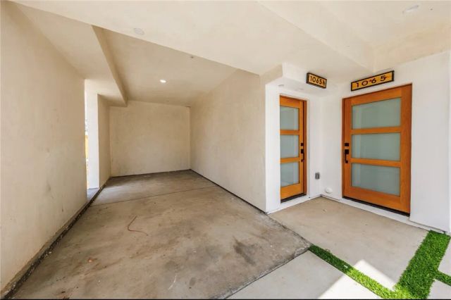 1065 S Corning Street A, Los Angeles, CA 90035