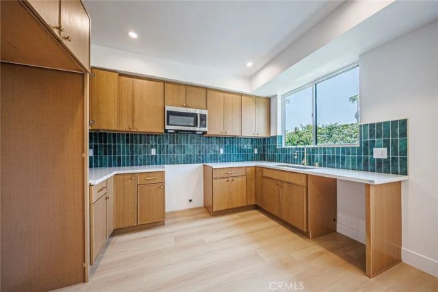 1065 S Corning Street A, Los Angeles, CA 90035