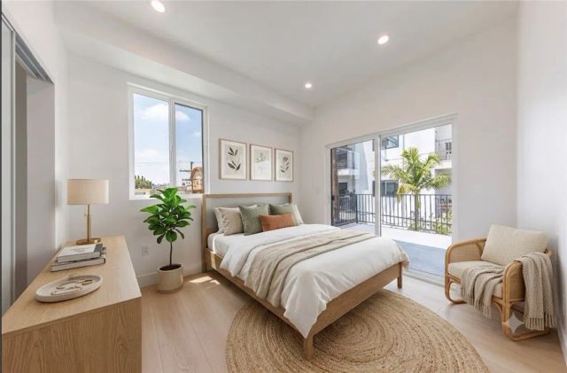 1065 S Corning Street A, Los Angeles, CA 90035