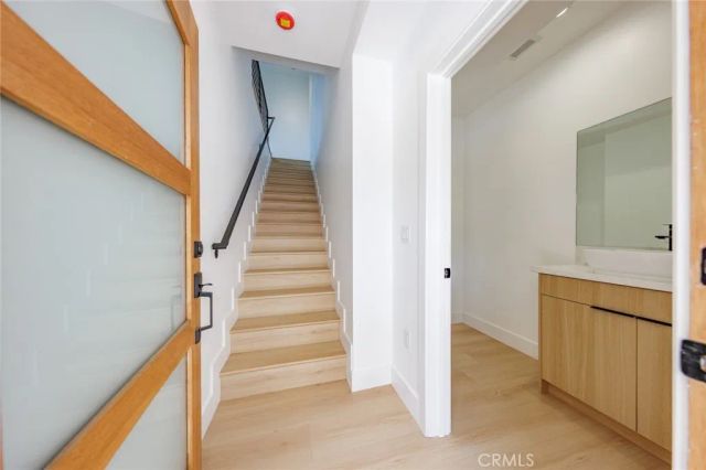 1065 S Corning Street A, Los Angeles, CA 90035