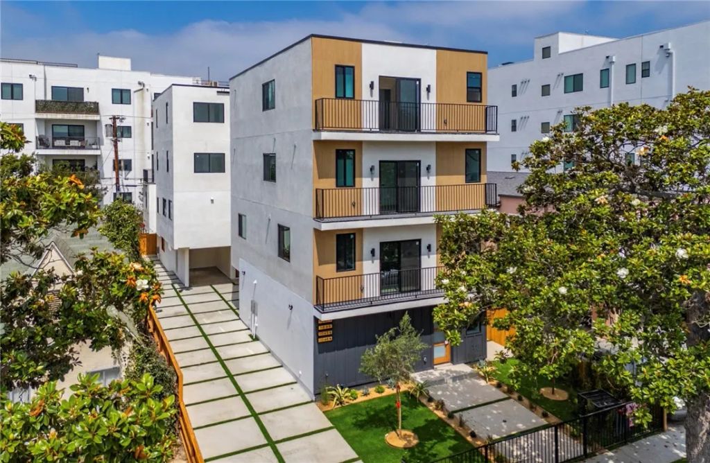 1065 S Corning Street A, Los Angeles, CA 90035
