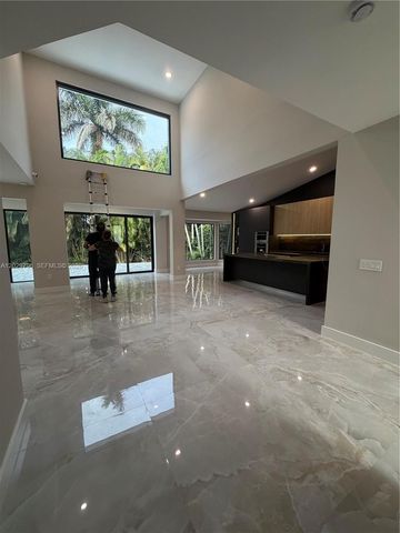 4499 NW 93rd Doral Ct, Doral, FL 33178
