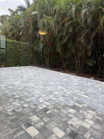4499 NW 93rd Doral Ct, Doral, FL 33178