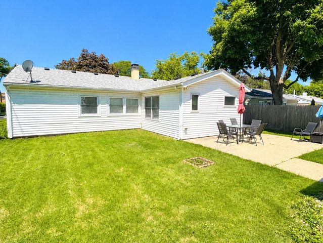 3715 Kemman Avenue, Brookfield, IL 60513