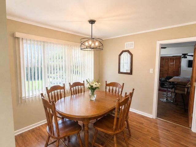 3715 Kemman Avenue, Brookfield, IL 60513