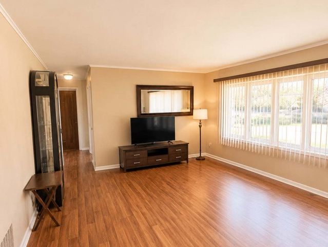 3715 Kemman Avenue, Brookfield, IL 60513