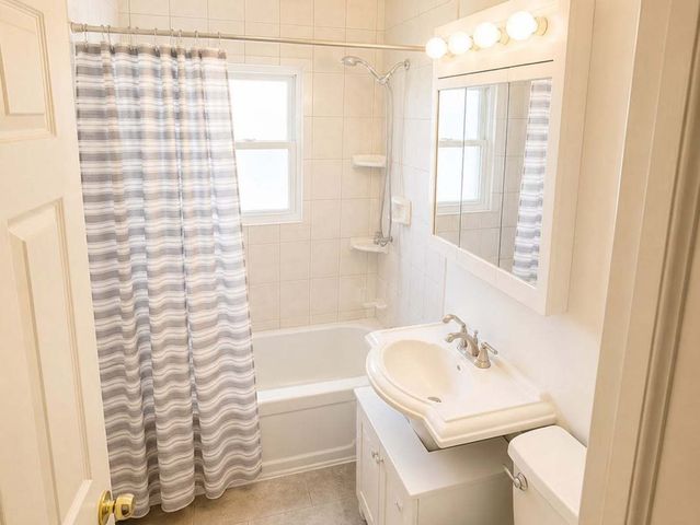 3715 Kemman Avenue, Brookfield, IL 60513