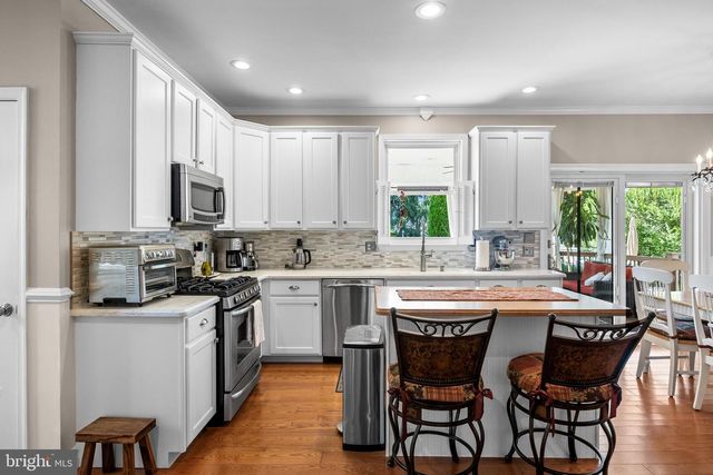 23 EDGEWATER DR, Hainesport, NJ 08036