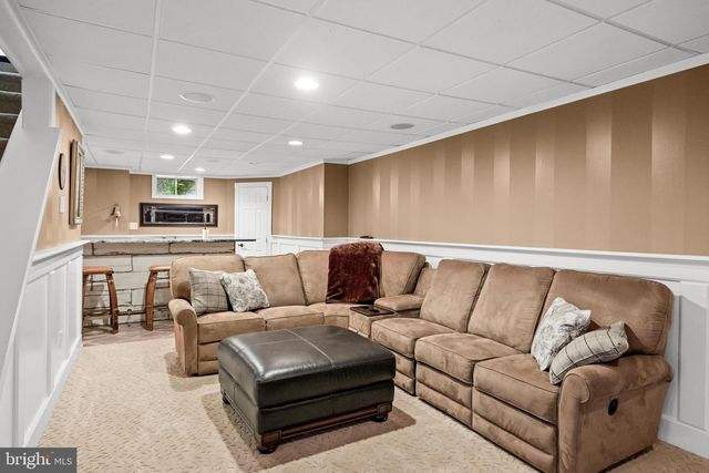 23 EDGEWATER DR, Hainesport, NJ 08036