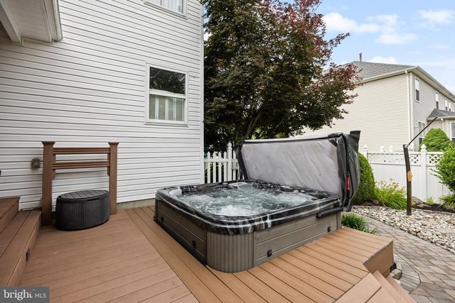 23 EDGEWATER DR, Hainesport, NJ 08036