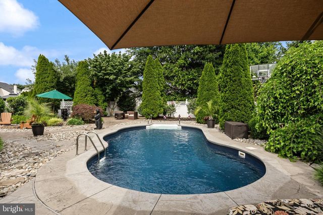 23 EDGEWATER DR, Hainesport, NJ 08036