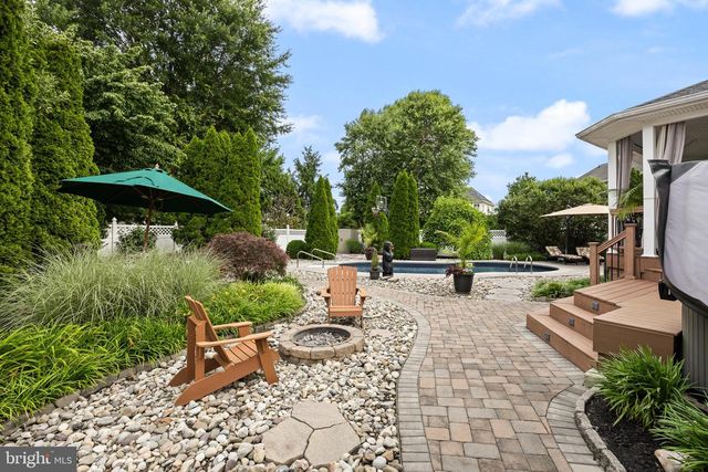 23 EDGEWATER DR, Hainesport, NJ 08036