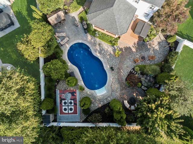 23 EDGEWATER DR, Hainesport, NJ 08036