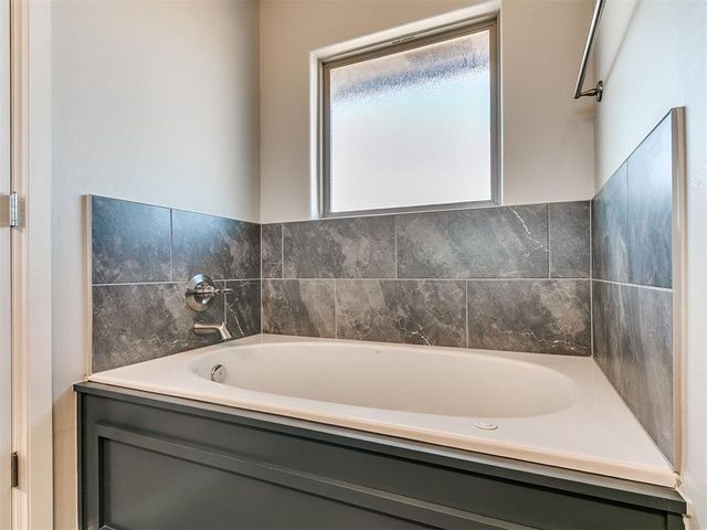 4180 Overlook Pass, Edmond, OK 73025