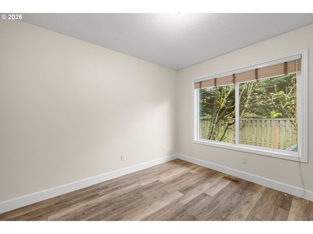 8012 Sw COLIN Ct, Portland, OR 97223