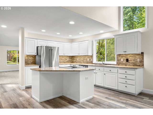 8012 Sw COLIN Ct, Portland, OR 97223