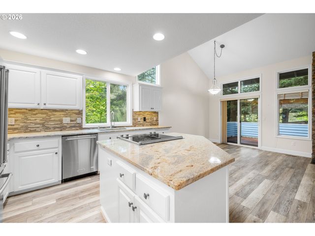 8012 Sw COLIN Ct, Portland, OR 97223