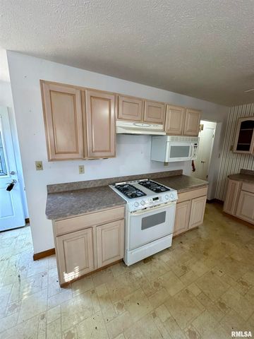 855 W Superior Avenue, Jacksonville, IL 62650