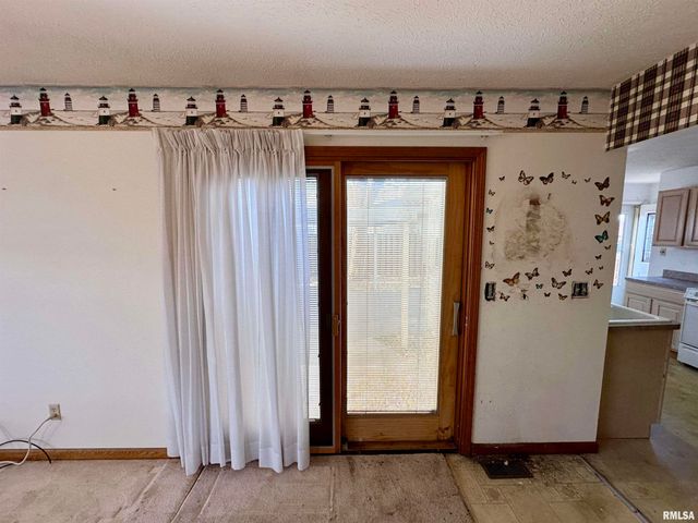 855 W Superior Avenue, Jacksonville, IL 62650