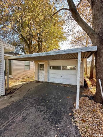 855 W Superior Avenue, Jacksonville, IL 62650