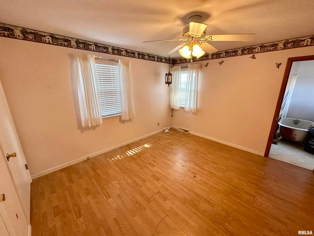 855 W Superior Avenue, Jacksonville, IL 62650