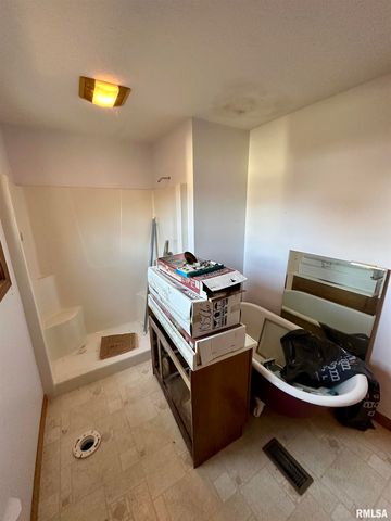 855 W Superior Avenue, Jacksonville, IL 62650